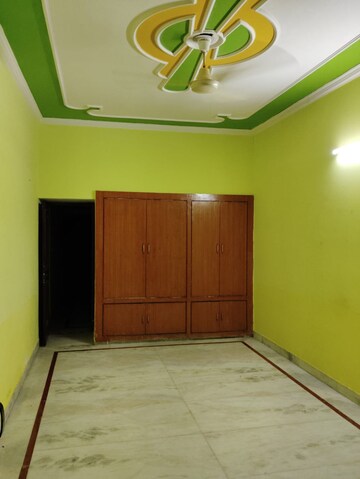 Room in 1 BHK Independent House at Sector 16 A – for Rent