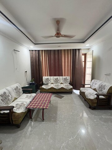 Living Room in 2 BHK Builder Floor at Sector 63 – for Rent