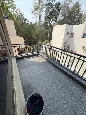 Balcony in 2 BHK Builder Floor at Sector 63 – for Rent