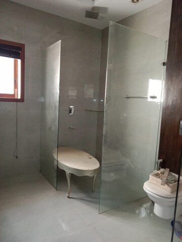 Bathroom in 6 BHK Independent House at New Friends Colony – for Rent