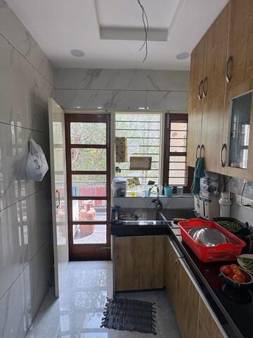 Kitchen in 1 BHK Builder Floor at Sector 33 – for Rent