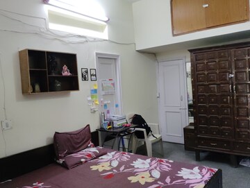 Living Room in 1 BHK Builder Floor at Sector 33 – for Rent