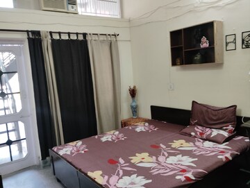 1 BHK Builder Floor For Rent in Sector 33