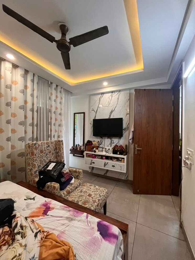 Living Room, express-view-apartment 2 Bedroom 984 Sq.Ft. Apartment In Sector 93 Noida 8772454