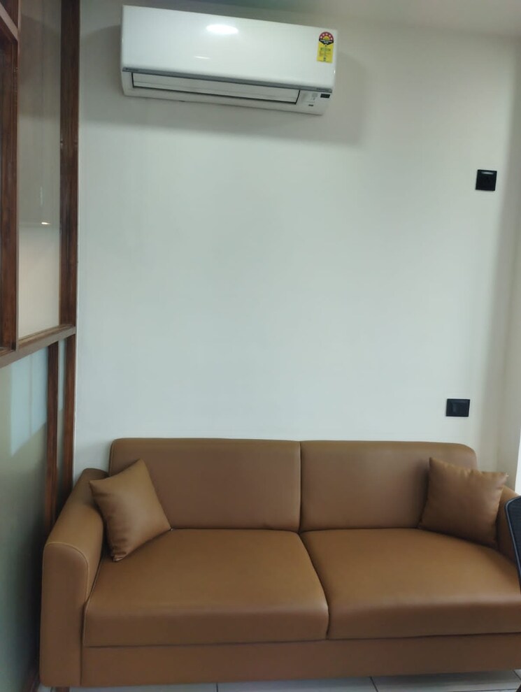 Room, united-world-trade-tower Commercial Office Space 680 Sq.Ft. In Makarba Ahmedabad 8772544