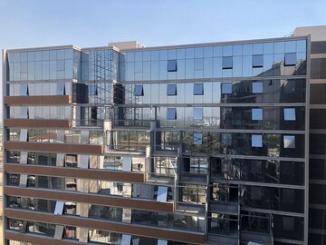  Office Space – Exterior View View at United World Trade Tower, Makarba - for Rent