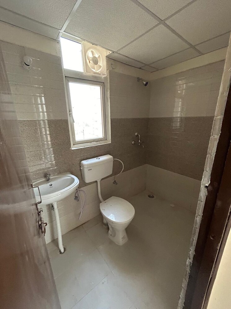 Bathroom, signature-global-the-roselia 2 Bedroom 800 Sq.Ft. Apartment In Sector 95a Gurgaon 8772562