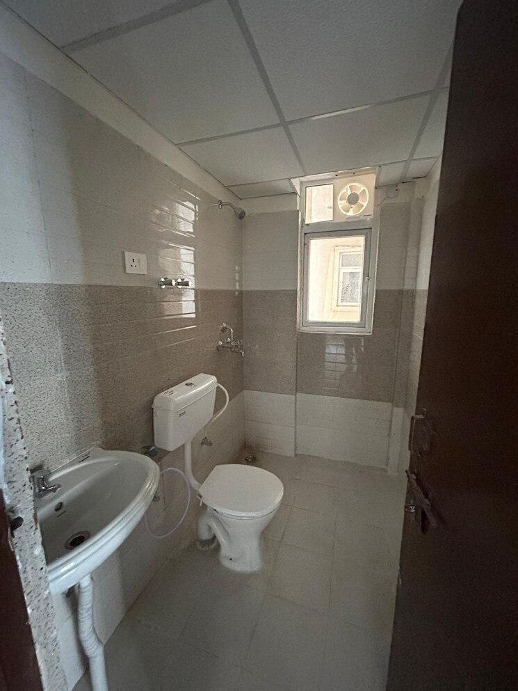 Bathroom, signature-global-the-roselia 2 Bedroom 800 Sq.Ft. Apartment In Sector 95a Gurgaon 8772562