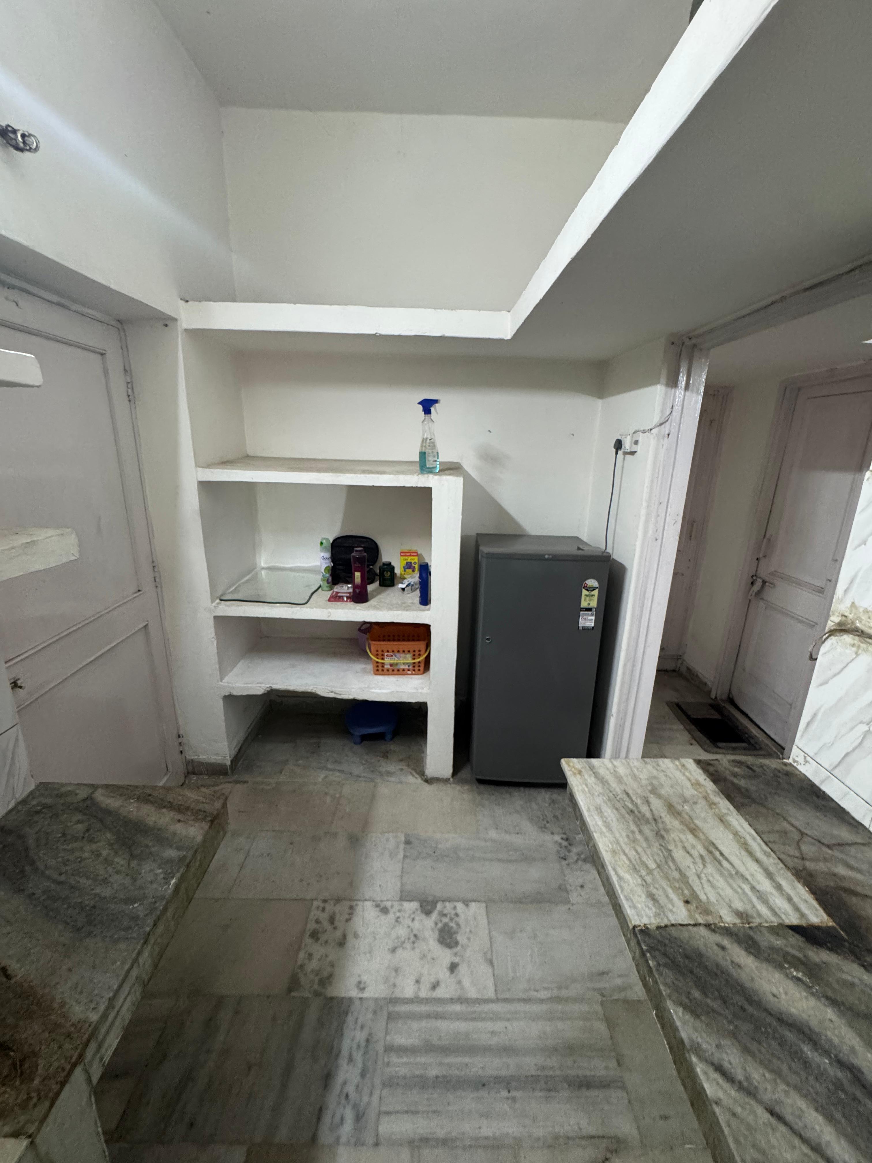 2 BHK Builder Floor For Rent in 2rooms With Kitchen Bathr