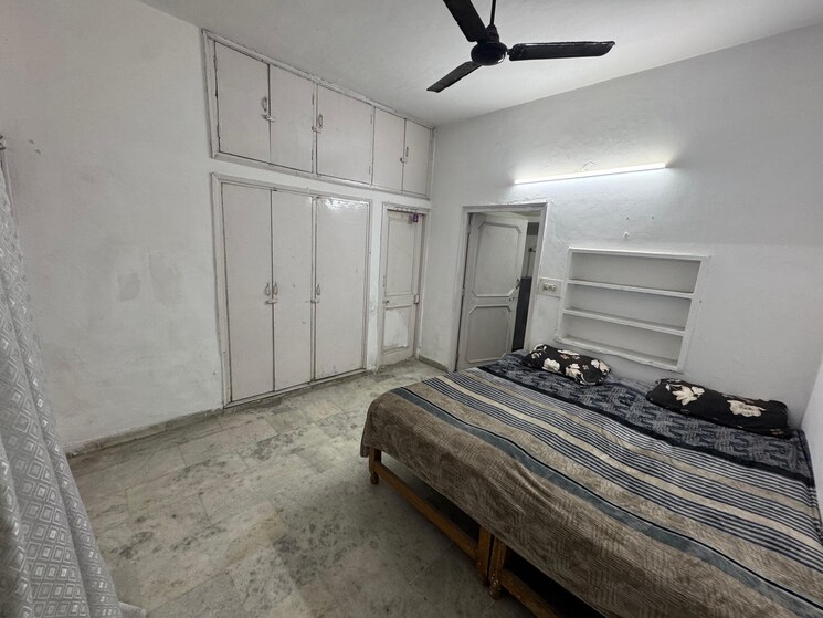 Bedroom, sector 37 2 Bedroom 1000 Sq.Ft. Builder Floor In Sector 37 Chandigarh 8772558