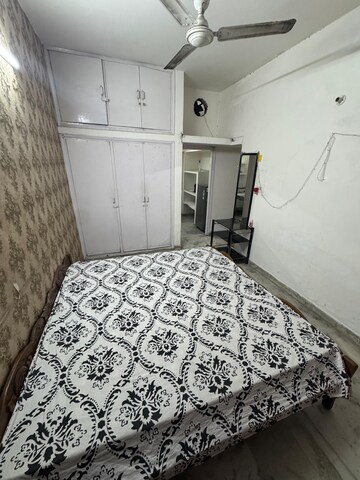 Bedroom in 2 BHK Builder Floor at Sector 37 – for Rent
