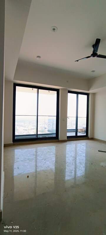 Room in 4 BHK Apartment at Apex The Rio, Ahinsa Khand 2 – for Rent