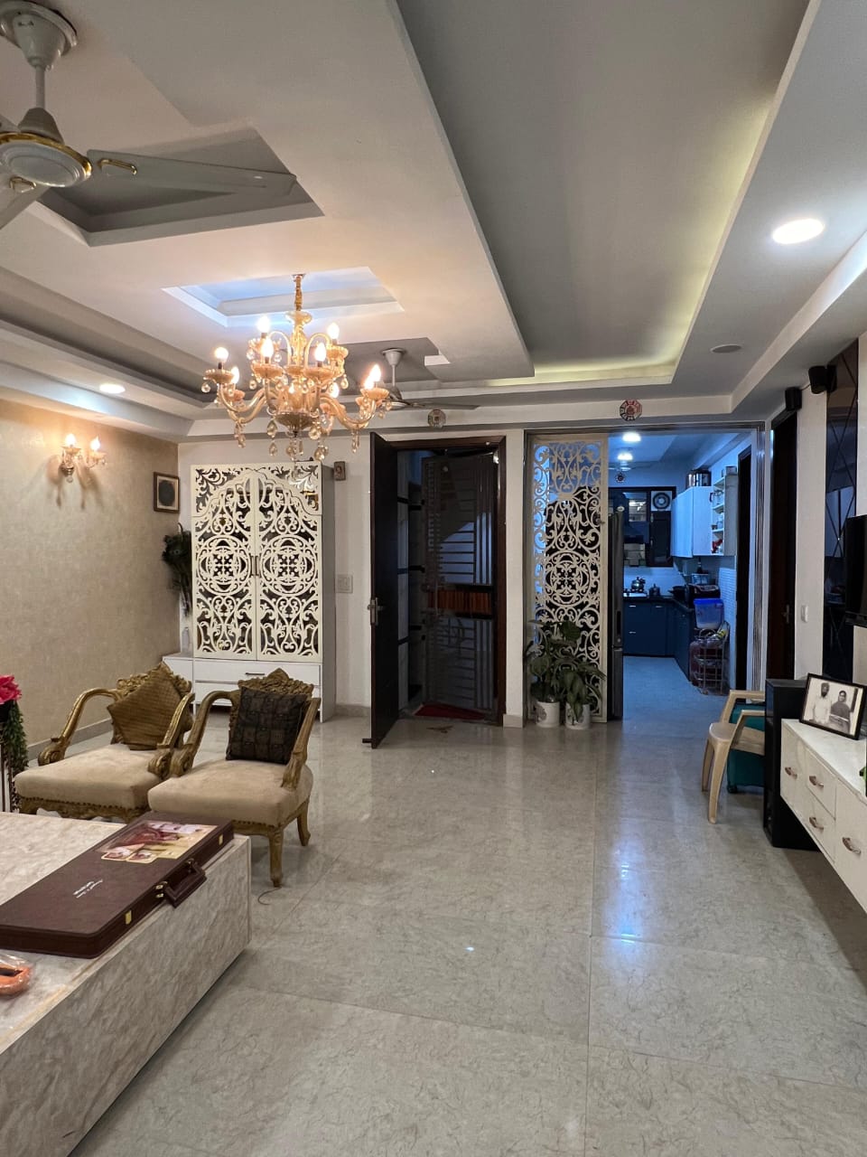 3 BHK + Pooja Room,Servant Room Builder Floor For Rent in Green Fields Colony