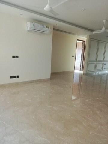 Room in 4 BHK Builder Floor at New Friends Colony – for Rent