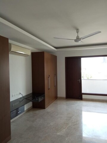 Room in 4 BHK Builder Floor at New Friends Colony – for Rent