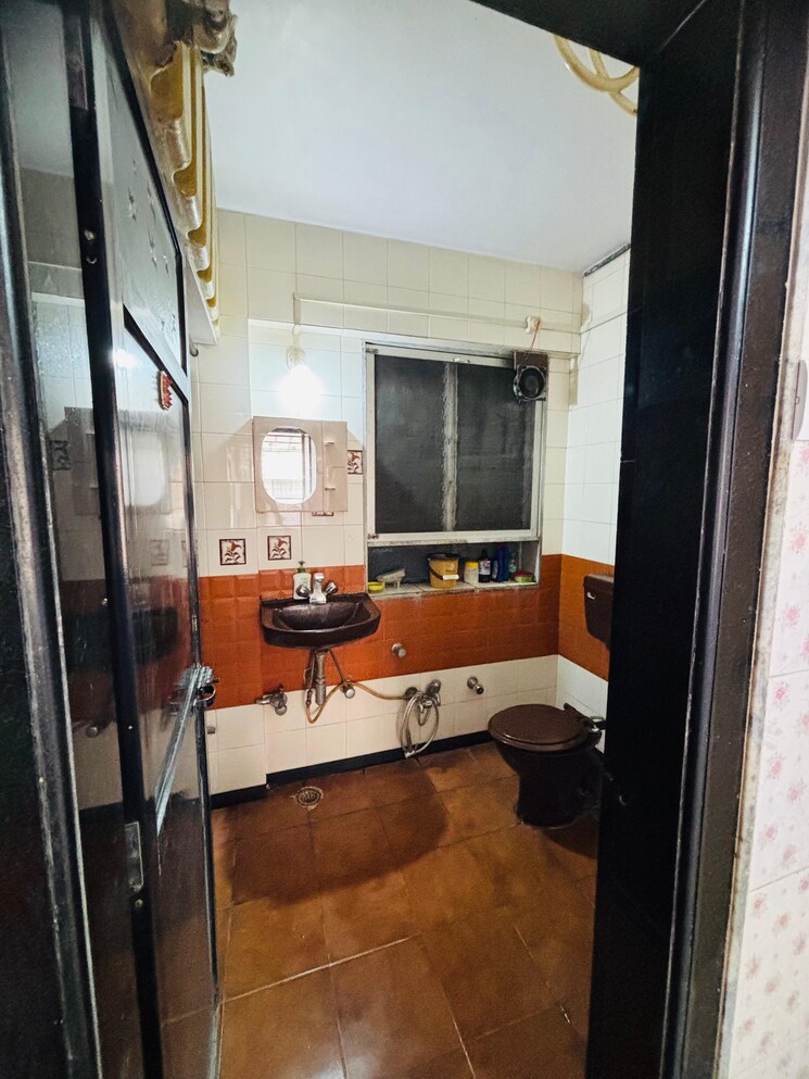 Kitchen, rashmi-complex-teen-hath-naka 3 Bedroom 900 Sq.Ft. Apartment In Dharamveer Nagar Thane 8772768