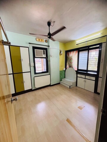 Room in 3 BHK Apartment at Rashmi Complex Teen Hath Naka, Dharamveer Nagar – for Rent