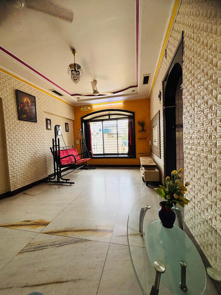 Living Room, rashmi-complex-teen-hath-naka 3 Bedroom 900 Sq.Ft. Apartment In Dharamveer Nagar Thane 8772768