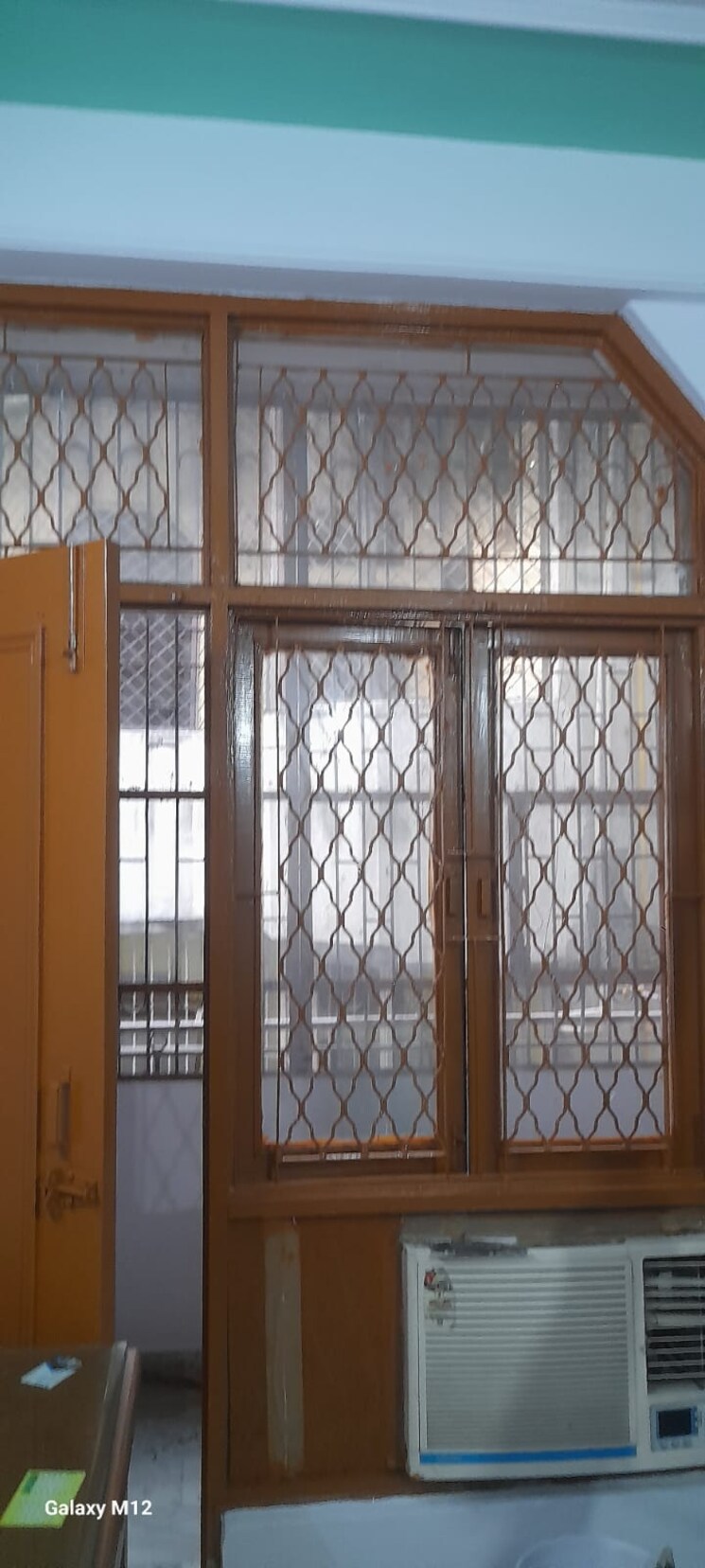 Room, vaishali sector 5 1.5 Bedroom 500 Sq.Ft. Builder Floor In Vaishali Sector 5 Ghaziabad 8772826