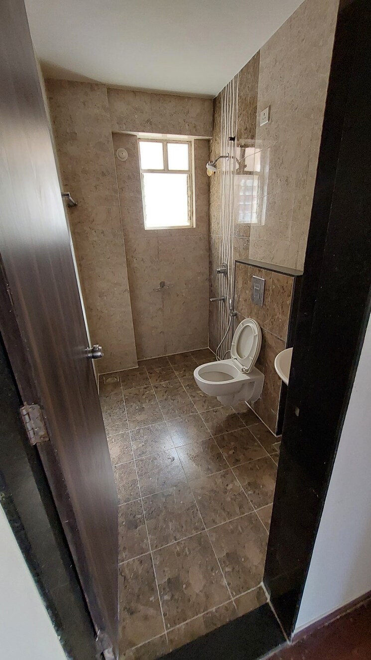 Bathroom, metro-jazz 2 Bedroom 900 Sq.Ft. Apartment In Baner Pune 8772854