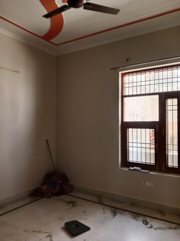 Room in 2 BHK Builder Floor at Sector 18 – for Rent