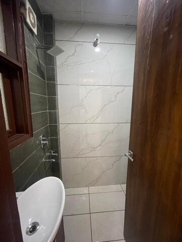 Bathroom in 4 BHK Apartment at Windsor Paradise 2, Raj Nagar Extension – for Sale
