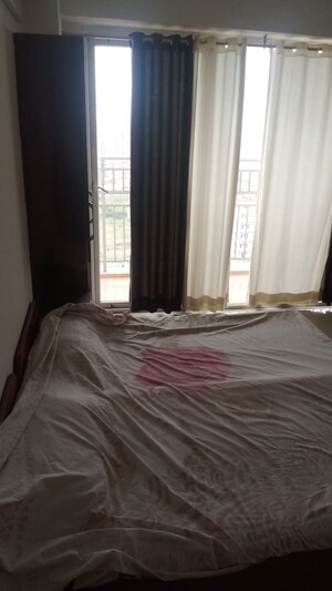 2 BHK Apartment For Sale in Parker White Lily, Sector 8