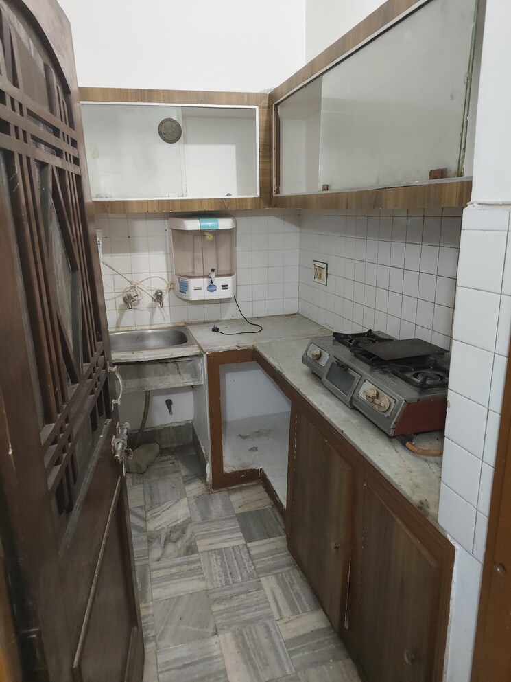 Kitchen, gomti nagar 1.5 Bedroom 1000 Sq.Ft. Independent House In Gomti Nagar Lucknow 8773115