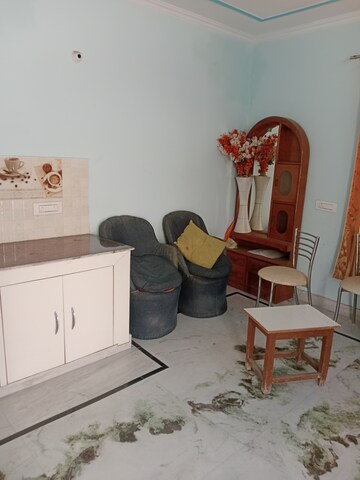 Room in 1 RK Builder Floor at Sector 18 – for Rent