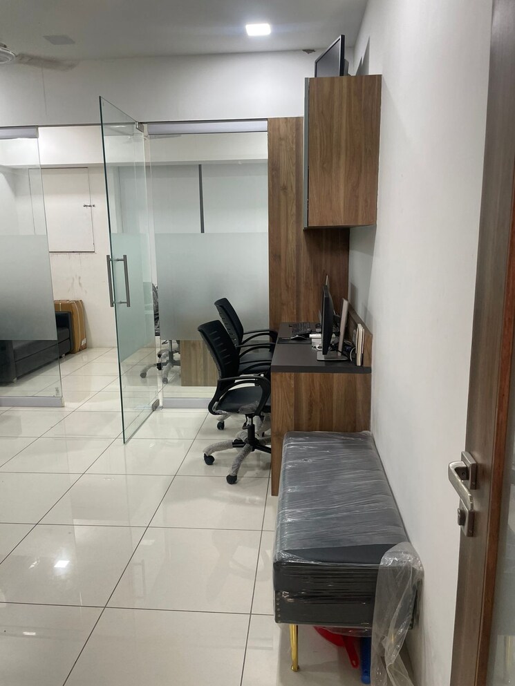 Team Area, prahlad nagar Commercial Office Space 570 Sq.Ft. In Prahlad Nagar Ahmedabad 8773080