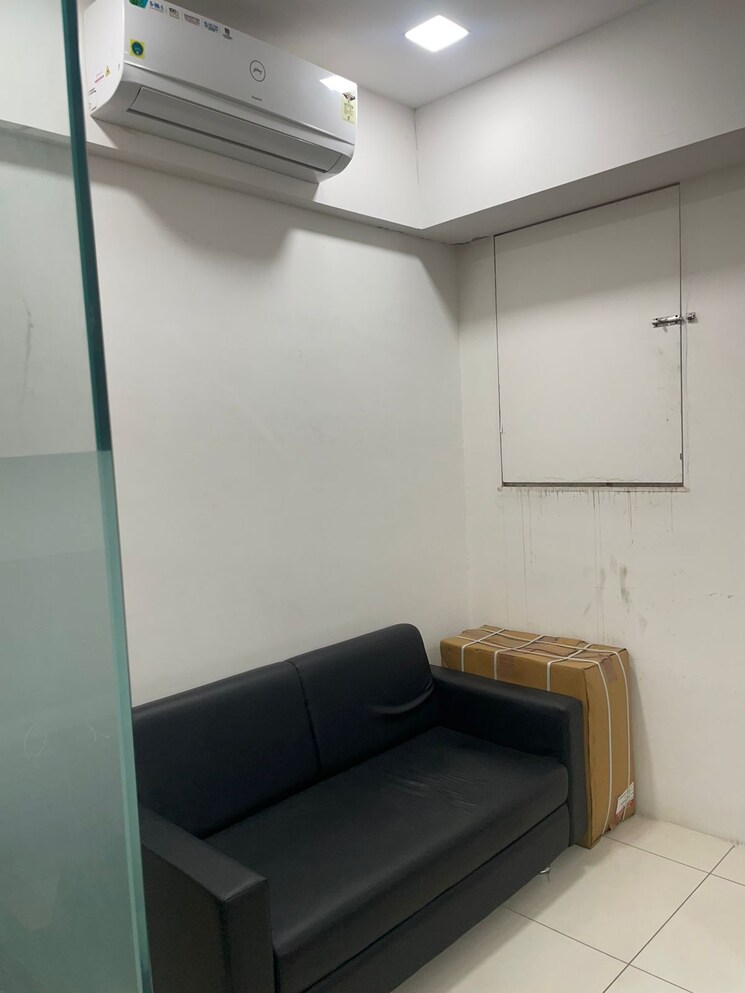 Common Area, prahlad nagar Commercial Office Space 570 Sq.Ft. In Prahlad Nagar Ahmedabad 8773080