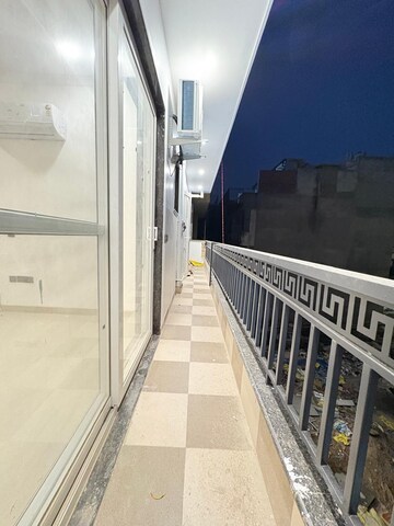 Balcony in 4 BHK Builder Floor at Ansal Sushant Lok I, Sector 43 – for Rent