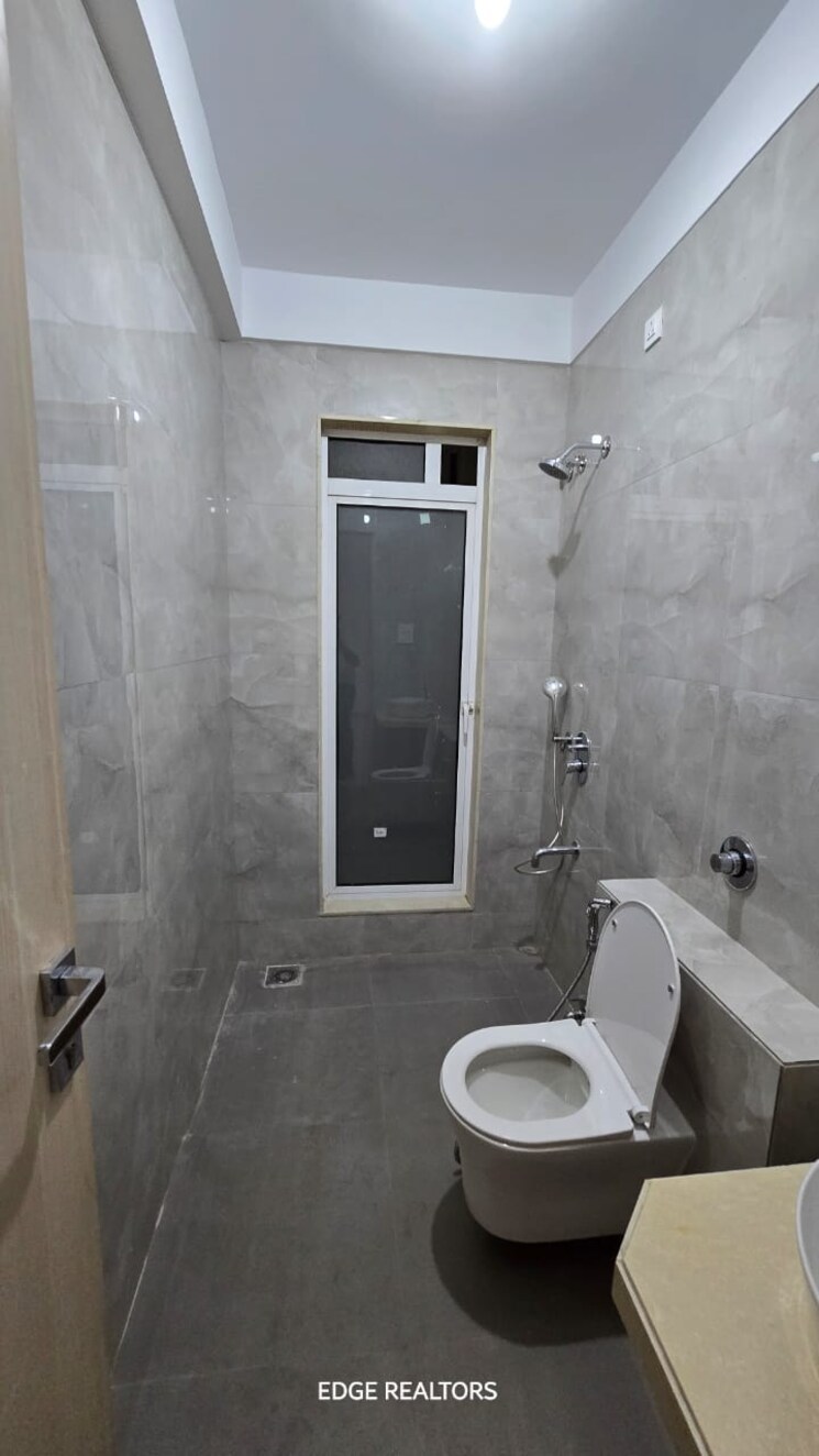 Bathroom, godrej-central 2 Bedroom 737 Sq.Ft. Apartment In Chembur Mumbai 8773184