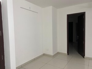 Room in 3 BHK Apartment at Shiva Motia Huys, Pir Machalla – for Sale