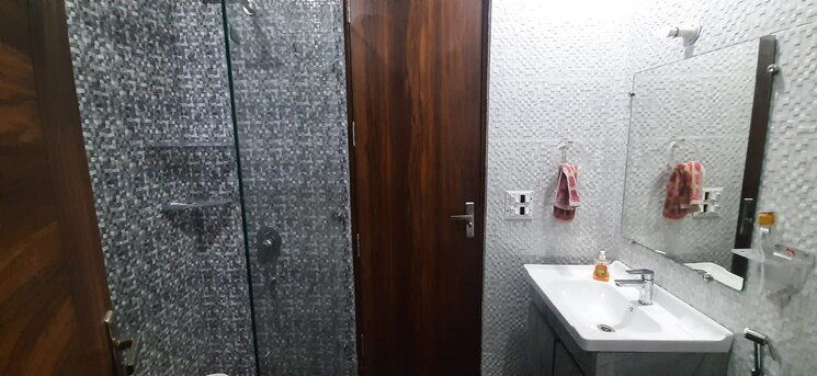Bathroom, ansal-sushant-lok-i 4 Bedroom 300 Sq.Yd. Builder Floor In Sector 43 Gurgaon 8773221