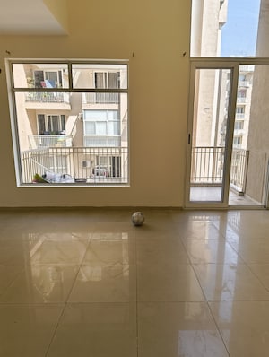 Room in 4 BHK Apartment at Sushma Crescent, Dhakoli – for Sale