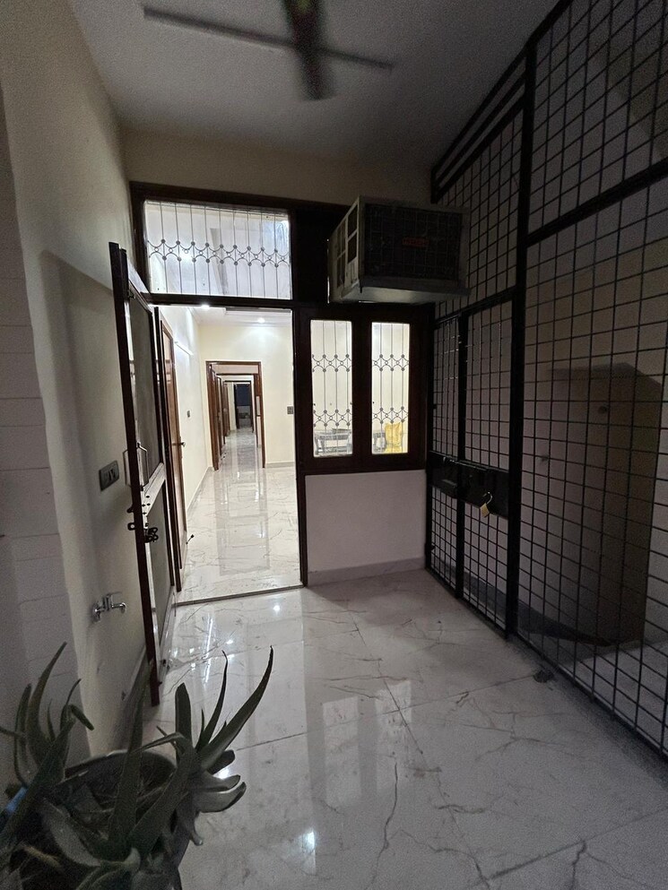 Other, sector 6 dwarka 3 Bedroom 2000 Sq.Ft. Apartment In Sector 6 Dwarka Delhi 8773296