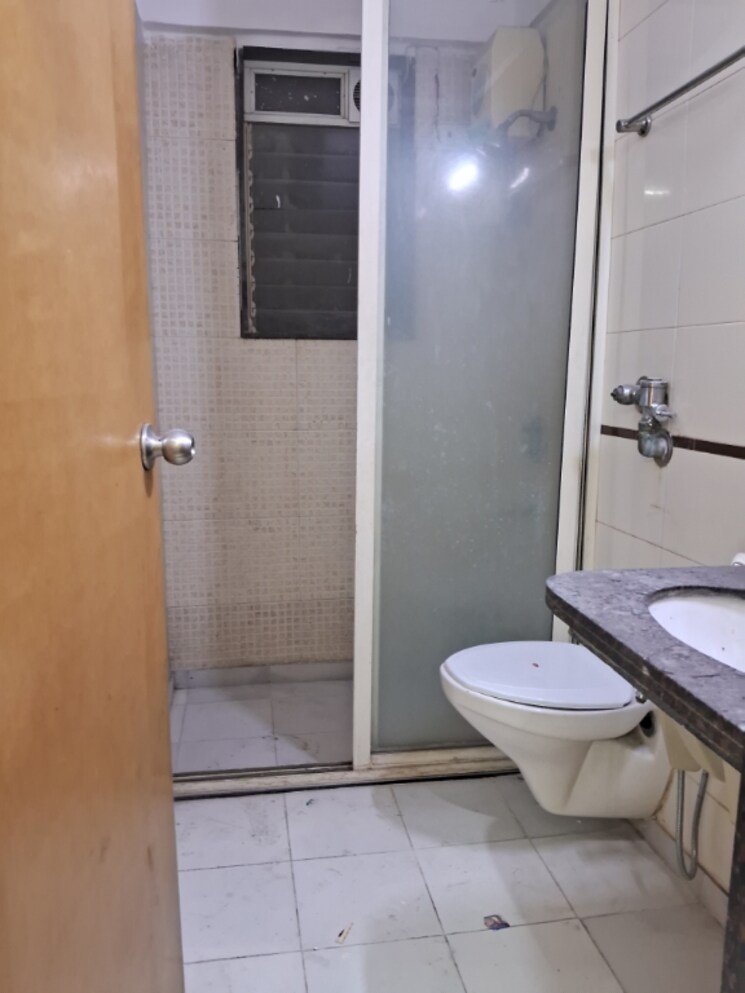 Bathroom, dosti-acres-aster 2 Bedroom 700 Sq.Ft. Apartment In Wadala East Mumbai 8773444