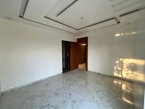 Room in 3 BHK Apartment at Khamla – for Sale