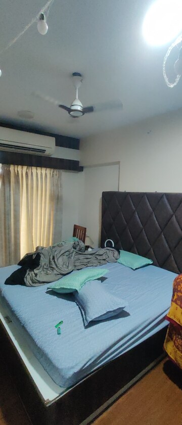 Bedroom in 2 BHK Apartment at Hubtown Hillcrest, Andheri East – for Rent