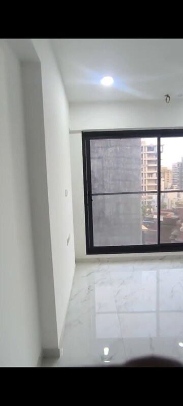 Room in 2 BHK Apartment at DLH Dawn, Santacruz West – for Rent