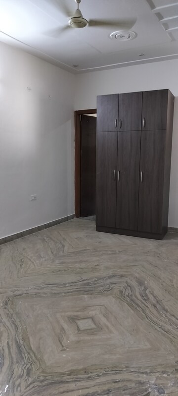 Room in 4 BHK Independent House at RWA Apartments Sector 45, Sector 45 – for Rent