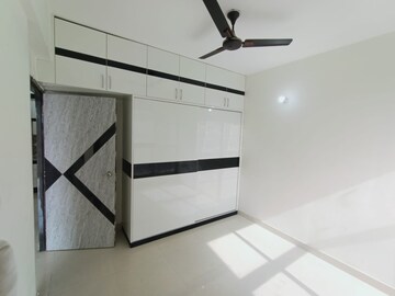 Room in 2 BHK Apartment at Signature Global Proxima, Sector 89 – for Rent