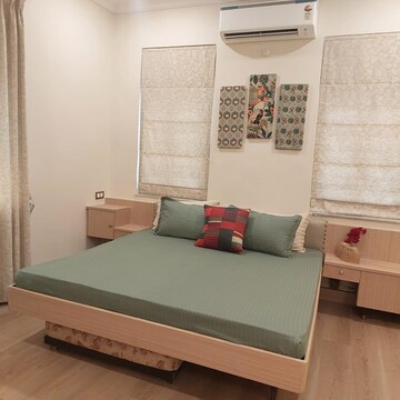 Bedroom in 3 BHK Apartment at Khar West – for Rent