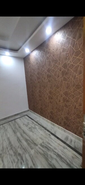 Furnished Amenities in 3 BHK Builder Floor at Govindpuri – for Sale