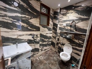 Master Bedroom in 3 BHK Builder Floor at Palm Residency Chhatarpur, Chattarpur – for Sale