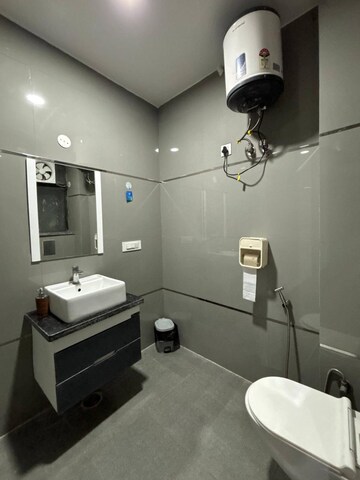 Master Bedroom in 3 BHK Builder Floor at Palm Residency Chhatarpur, Chattarpur – for Sale
