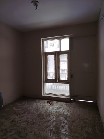 Room in 3 BHK Builder Floor at TDI The Retreat, Sector 89 – for Rent