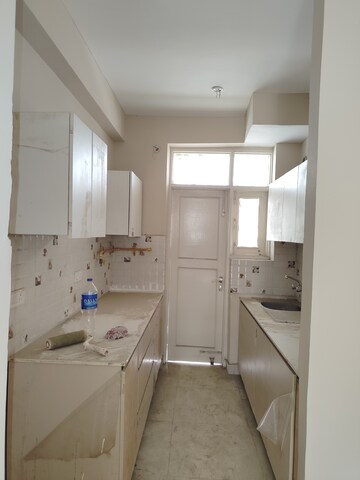 Building Lobby in 3 BHK Builder Floor at TDI The Retreat, Sector 89 – for Rent