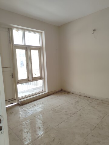 Room in 3 BHK Builder Floor at TDI The Retreat, Sector 89 – for Rent